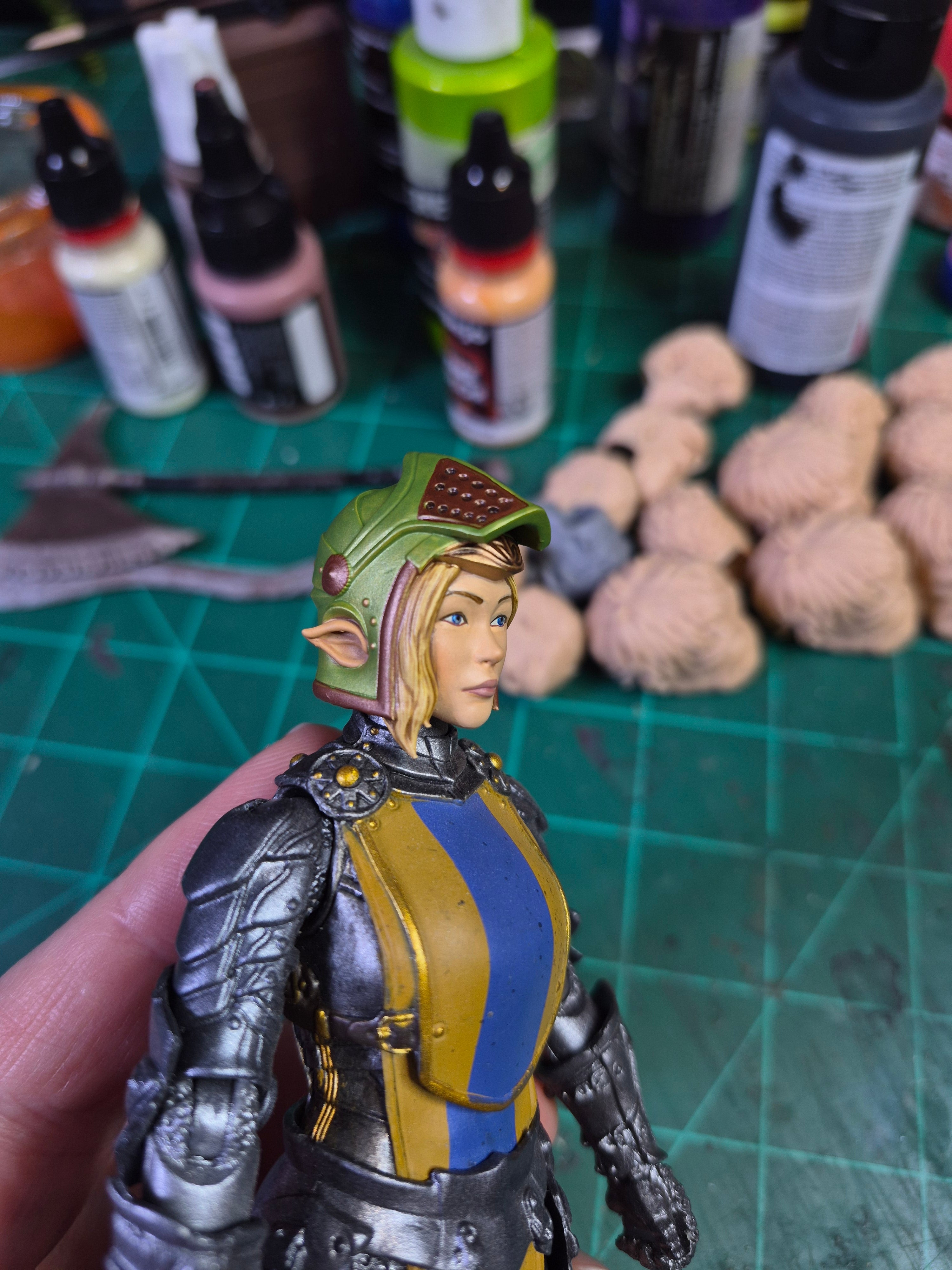 Elf in green helmet for Legions