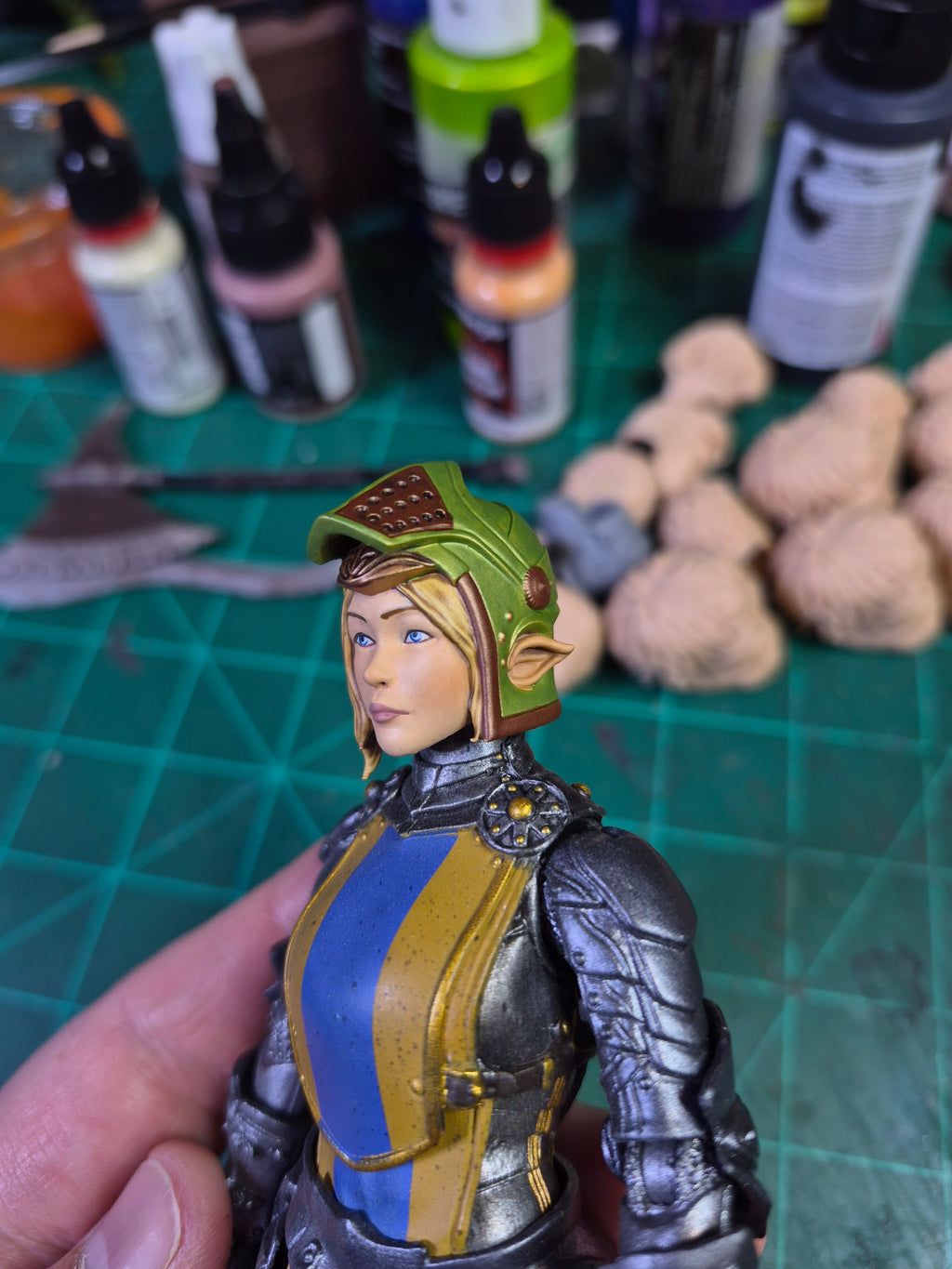 Elf in green helmet for Legions