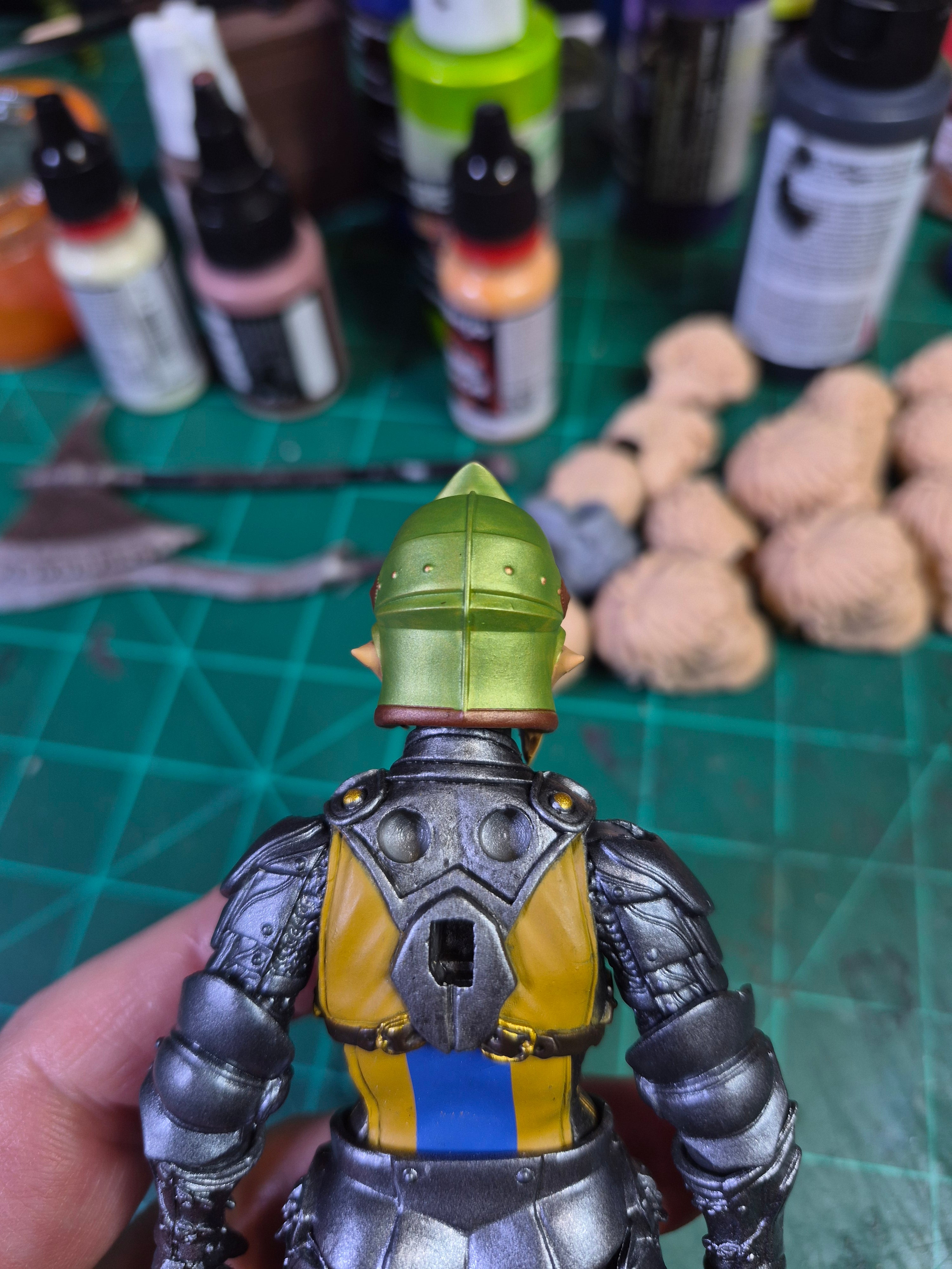 Elf in green helmet for Legions
