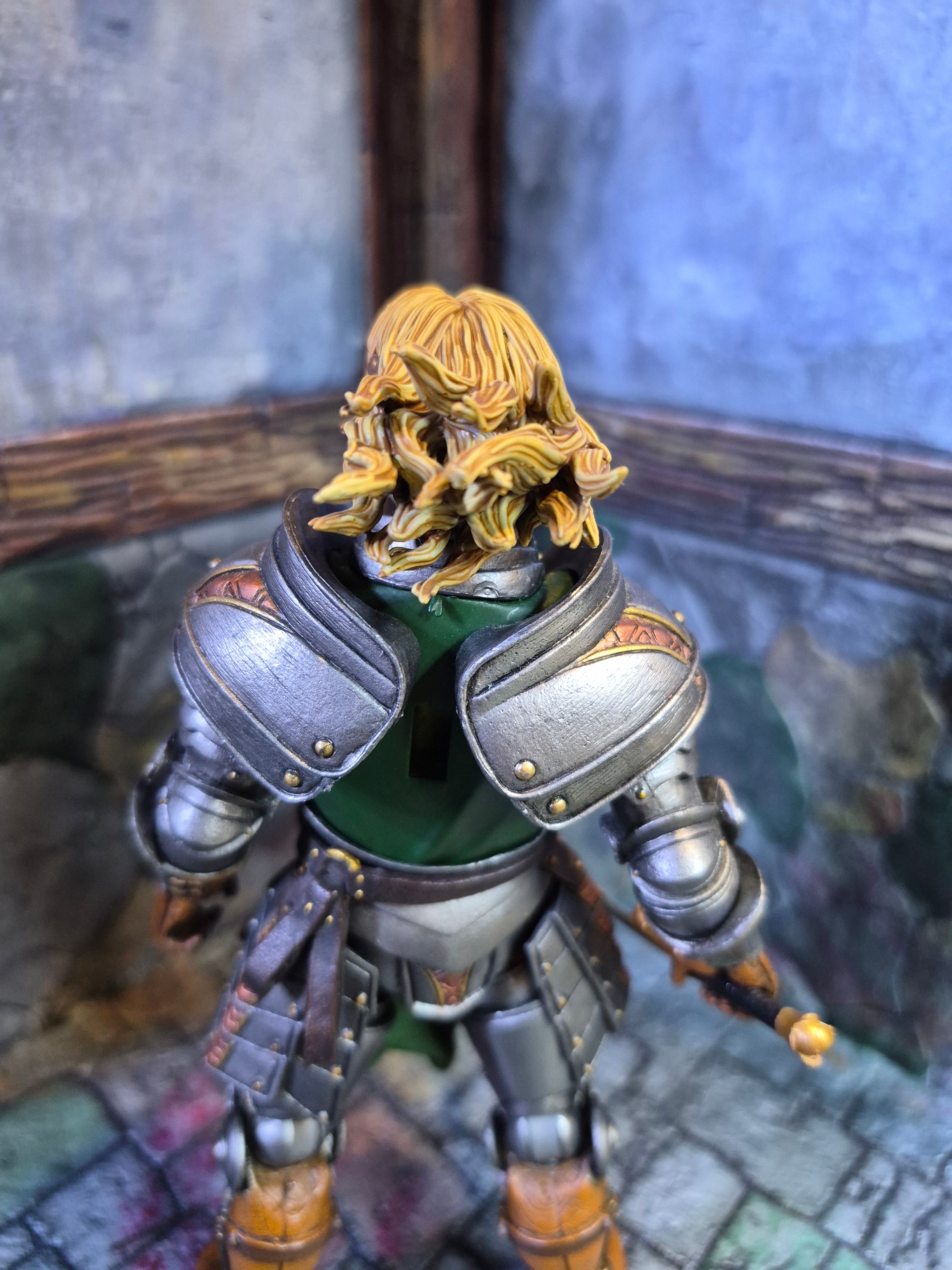 Simon head for Legions