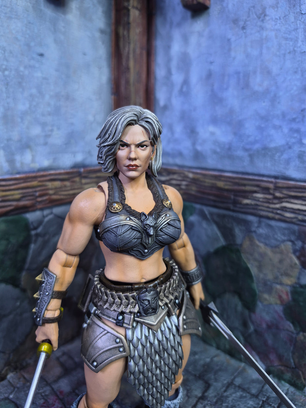 Grey haired female Elf head for Legions