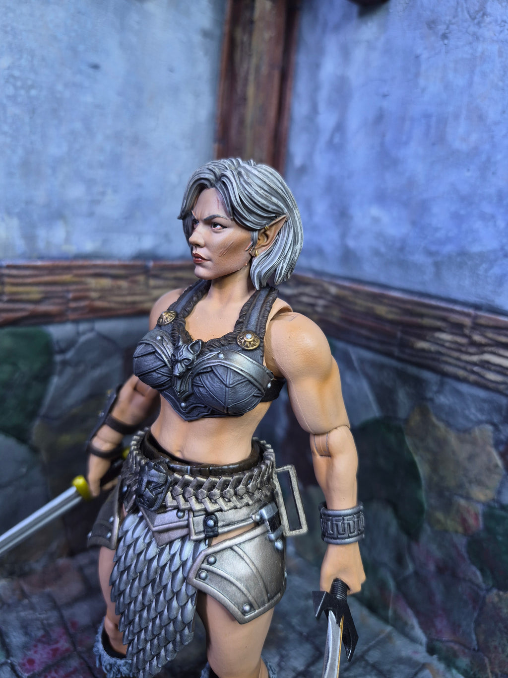 Grey haired female Elf head for Legions