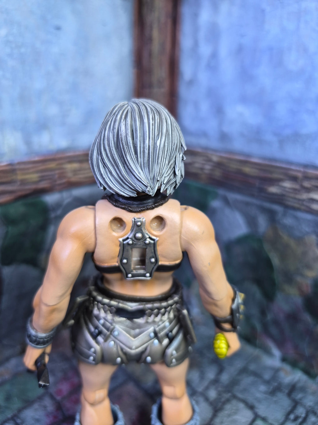 Grey haired female Elf head for Legions