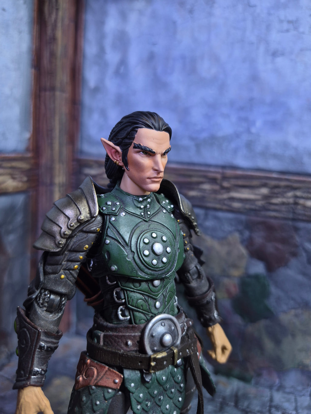 Black haired male Elf head for Legions