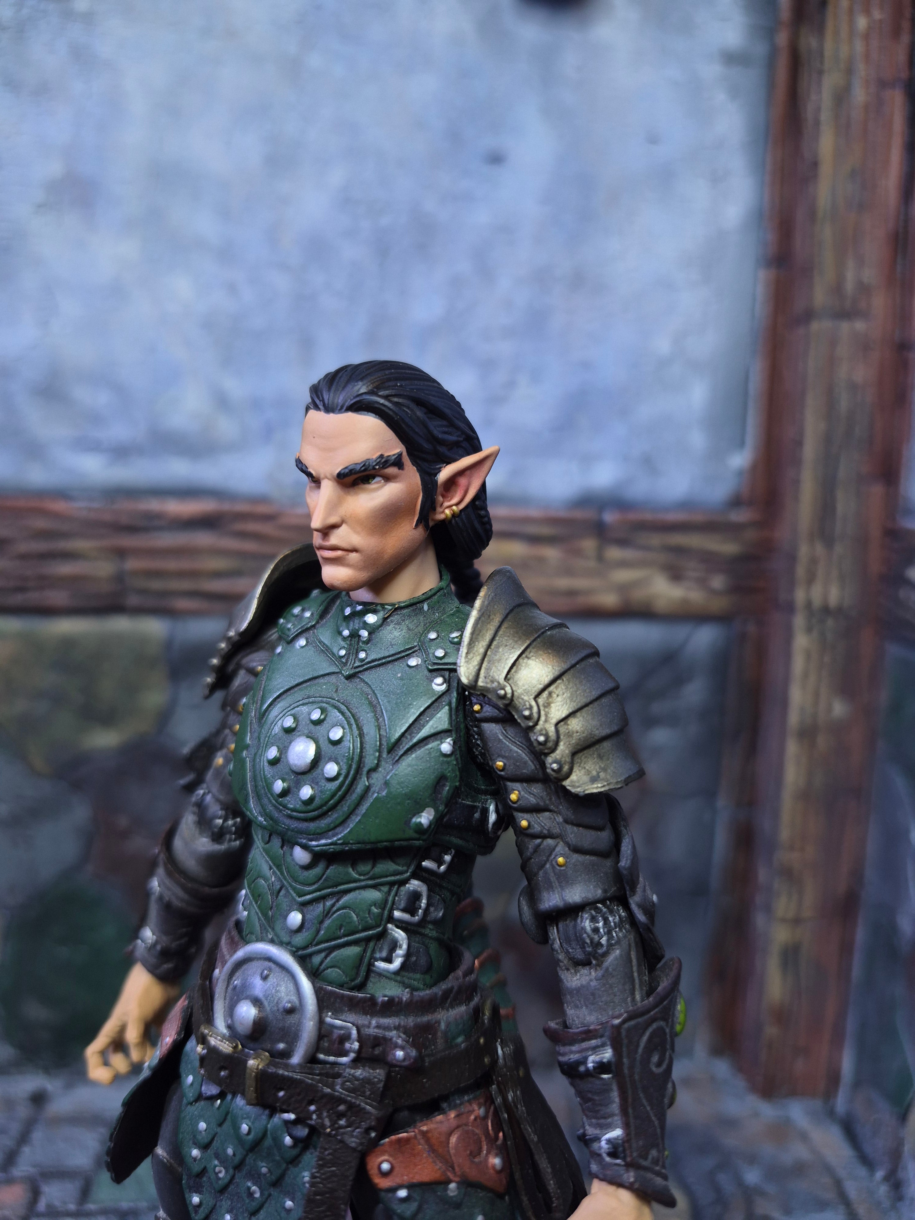 Black haired male Elf head for Legions