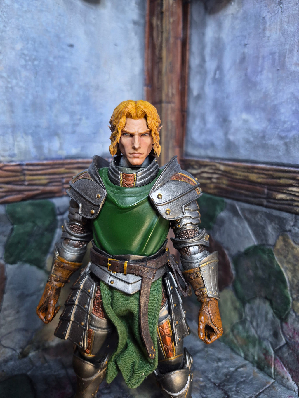 Blone Male Elf head for V1 Legions