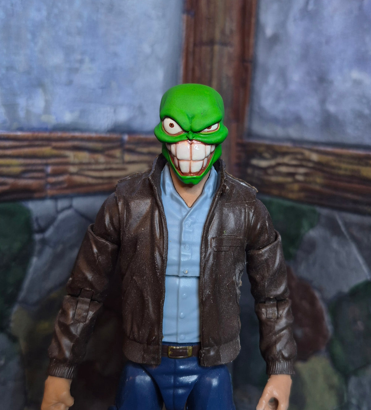 Mask head with open socket