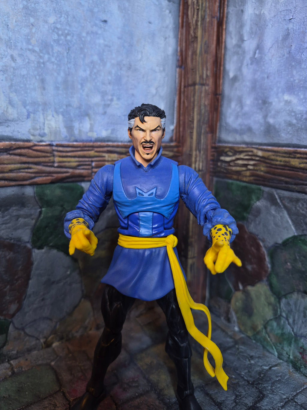 Screaming Strange head for Legends